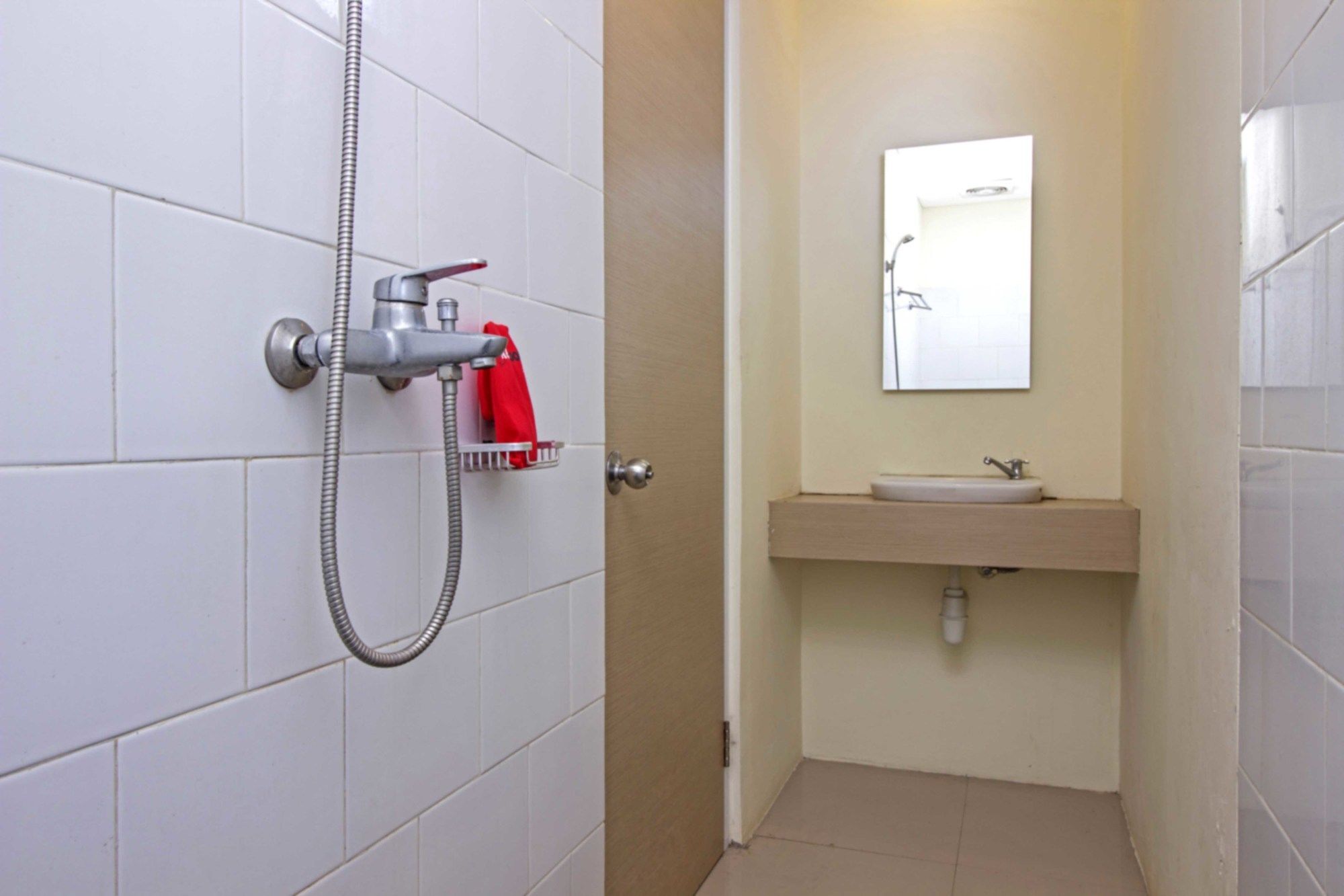 Reddoorz Near Maranatha University 3 Bandung Ngoại thất bức ảnh